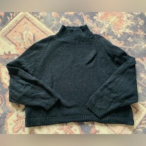Old Navy sweater, Size M, GUC